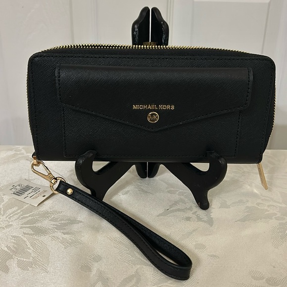 MICHAEL Michael Kors Handbags - NWT Michael Kors Jet Set Large Leather Wallet